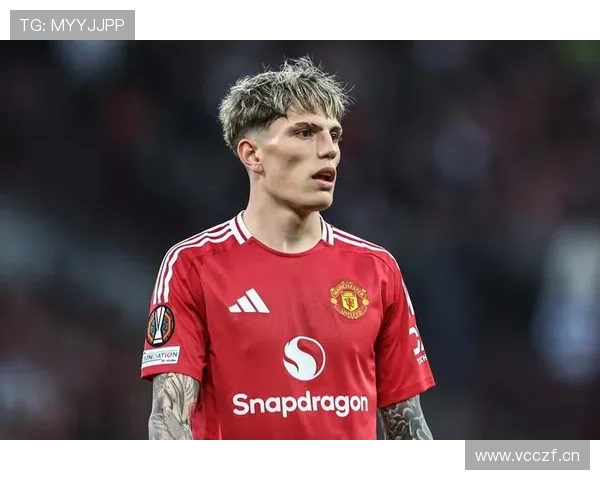 布伦特福德球员勇救男子脱险 布伦特福德球员勇救男子脱险